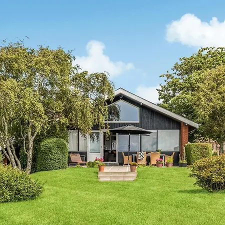 Nice In With House A Panoramic View *